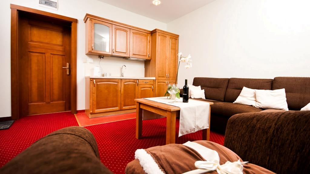 Przystanek Bavaria - Sauny, Parking Oraz Wstep Do Parku Bajek W Cenie! คาร์ปัตซ์ ภายนอก รูปภาพ