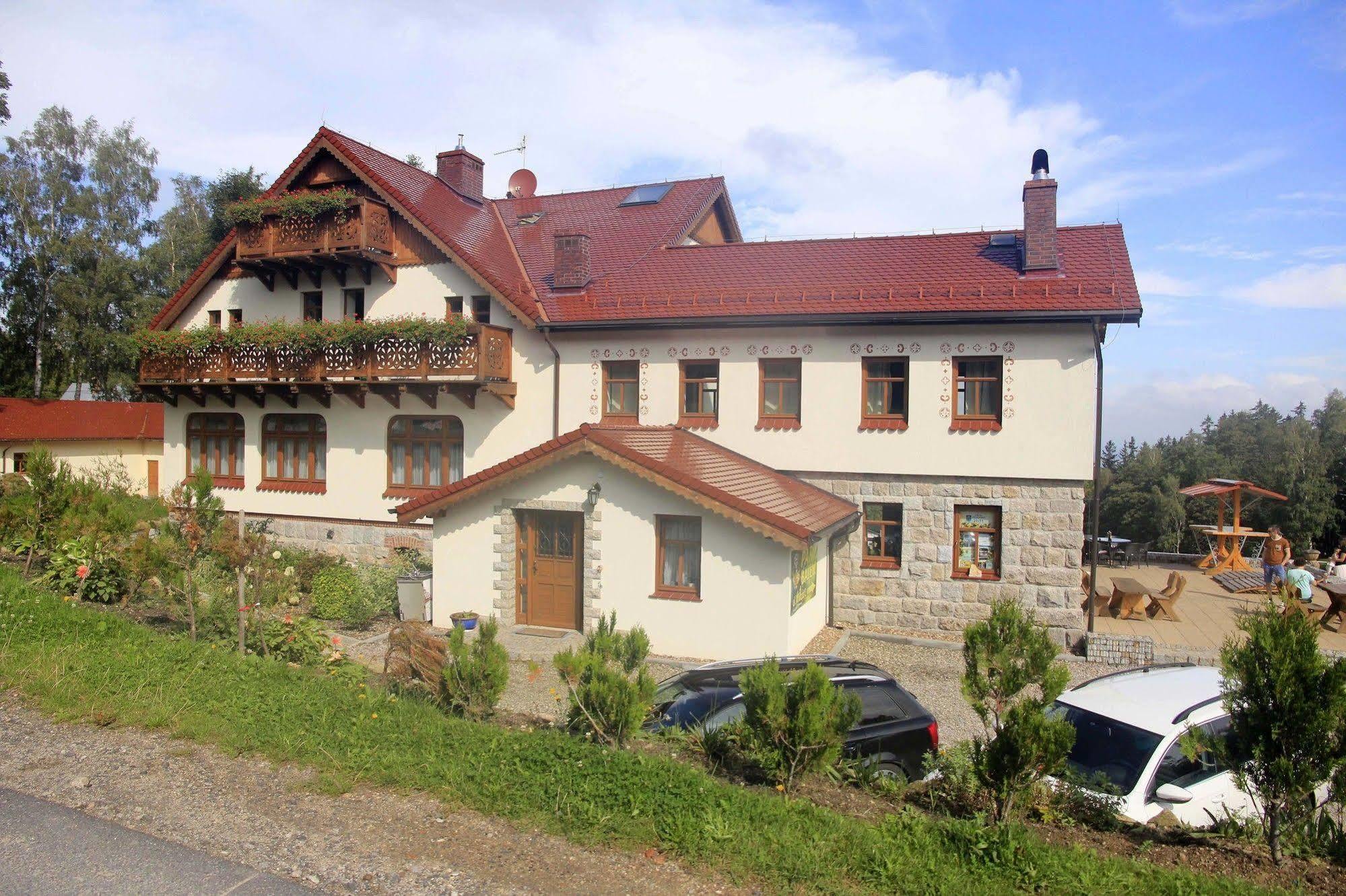 Przystanek Bavaria - Sauny, Parking Oraz Wstep Do Parku Bajek W Cenie! คาร์ปัตซ์ ภายนอก รูปภาพ