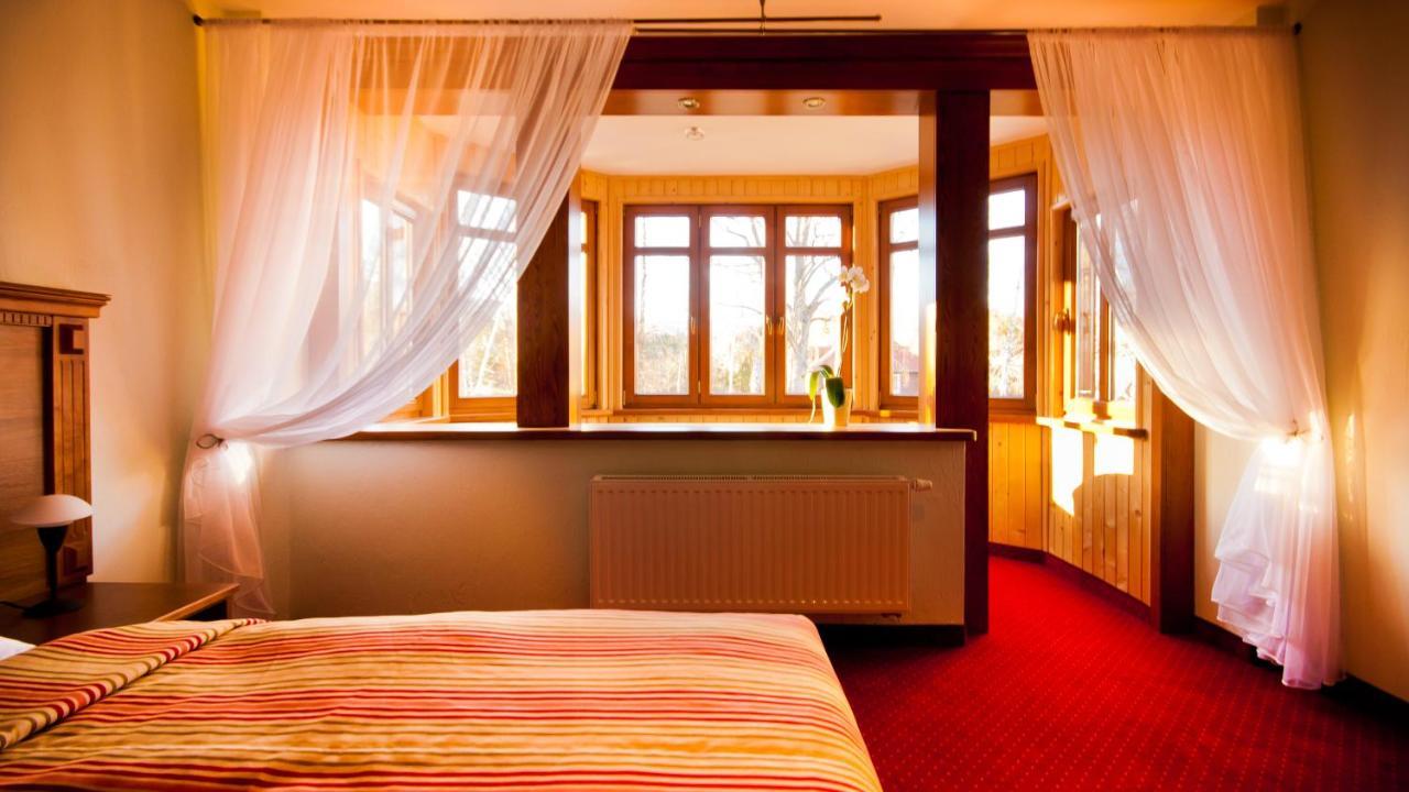 Przystanek Bavaria - Sauny, Parking Oraz Wstep Do Parku Bajek W Cenie! คาร์ปัตซ์ ภายนอก รูปภาพ